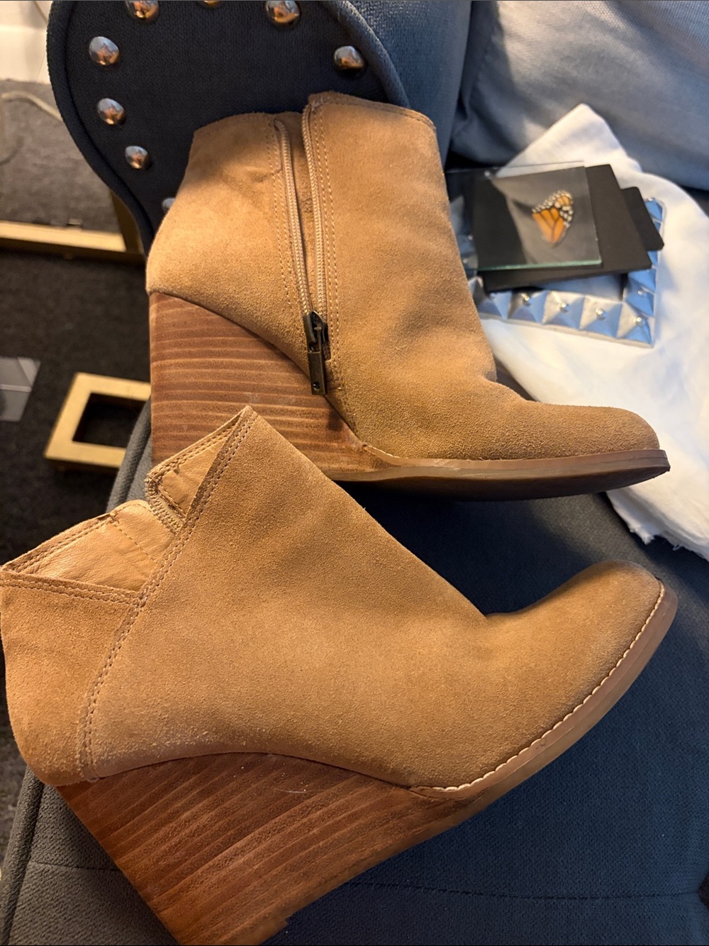 Lucky Brand Tan Suede 2-3in Wedge Ankle Booties